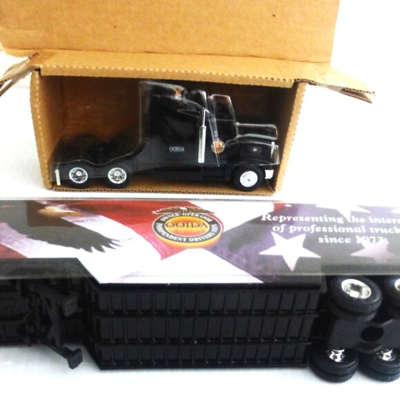 CNSstcs - ERTL Diecast PETERBILT CAB With TRAILER 1/64 Scale Advertising Ooida - Picture 8 of 16